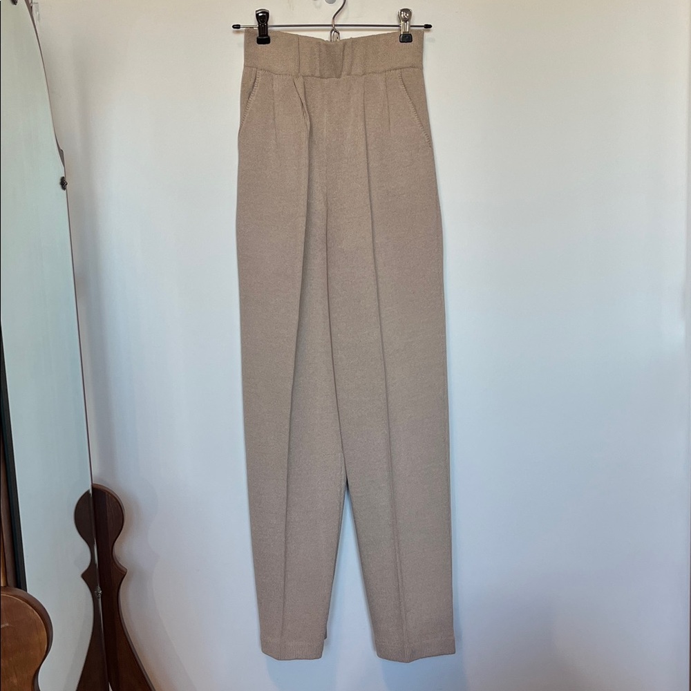 St. John pants, Santana knit, tan, size 4